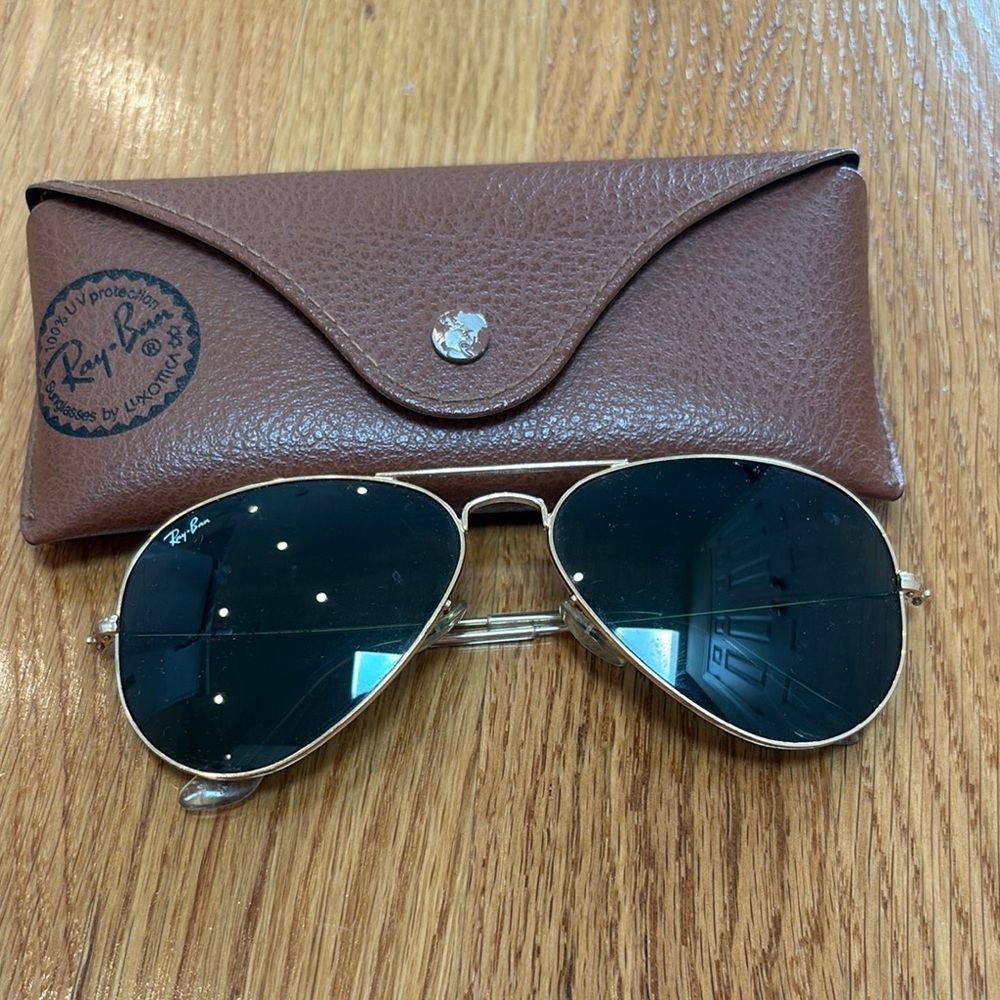 Ray-Ban Aviator Sunglasses - Gold Frame with Black Lenses